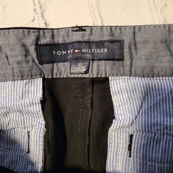 Tommy Hilfiger Black Khaki Short Size 12 - Picture 4 of 7
